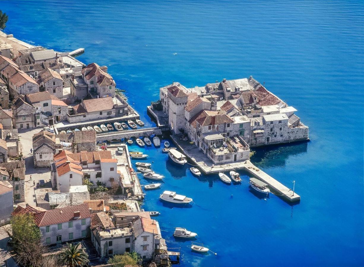 Apartmani Le-Lu Kaštela Zewnętrze zdjęcie