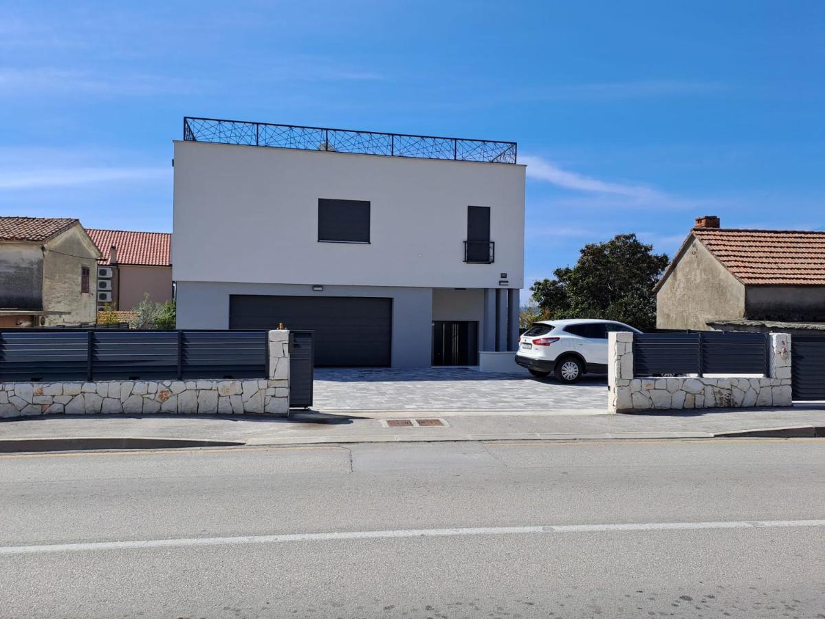 Apartmani Le-Lu Kaštela Zewnętrze zdjęcie