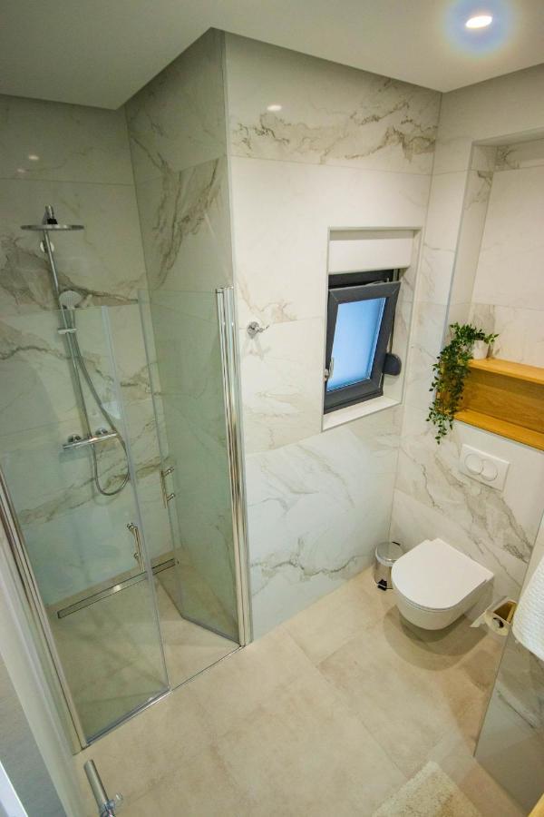 Apartmani Le-Lu Kaštela Zewnętrze zdjęcie