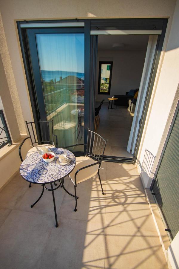 Apartmani Le-Lu Kaštela Zewnętrze zdjęcie